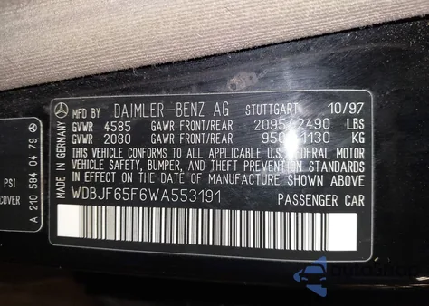 1998 Mercedes-Benz E 320 z USA, uszkodzony, nr VIN WDBJF65F6WA553191